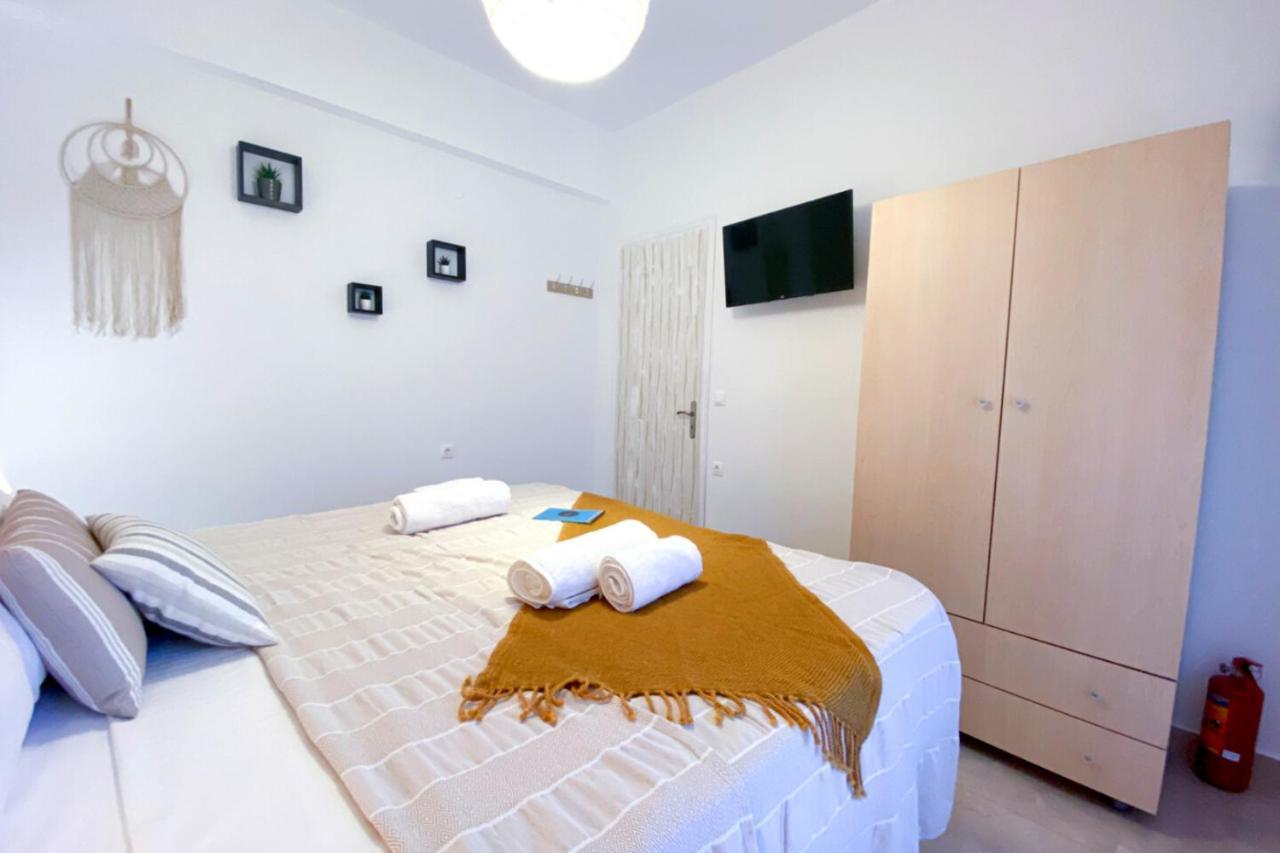 Summer Feel Suites Poros Town エクステリア 写真